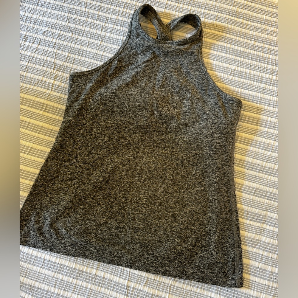 Beyond Yoga Under Lock and Keyhole Gray Tank